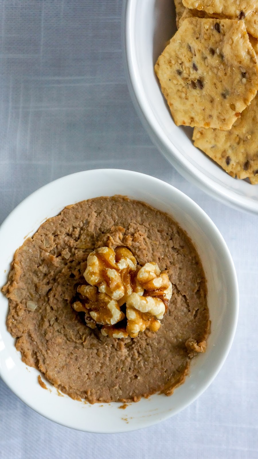 Lentils and walnuts pâté with pomegranate molasses