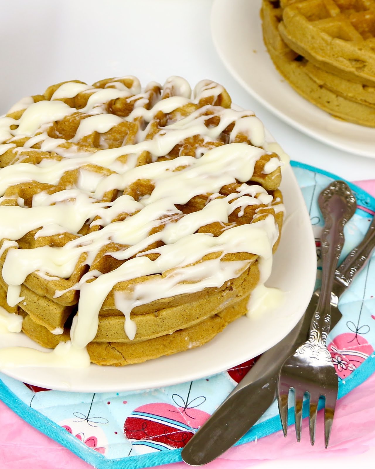{VIDEO} Easy Gingerbread Waffles with Cream Cheese Glaze The Lindsay Ann