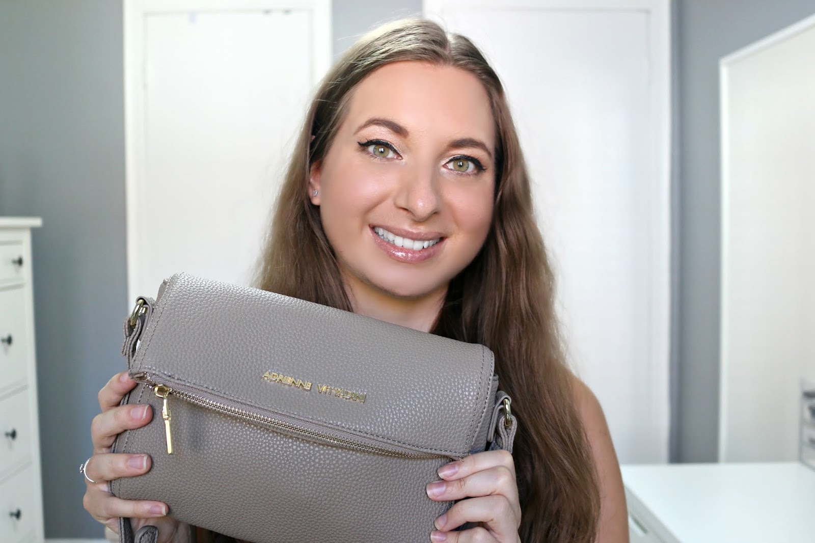 What's In My Bag Adrienne Vittadini Crossbody Bag Review