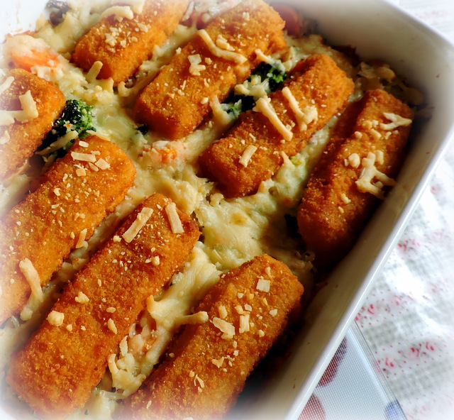 The English Kitchen Cheesy Fish Sticks & Rice Supper