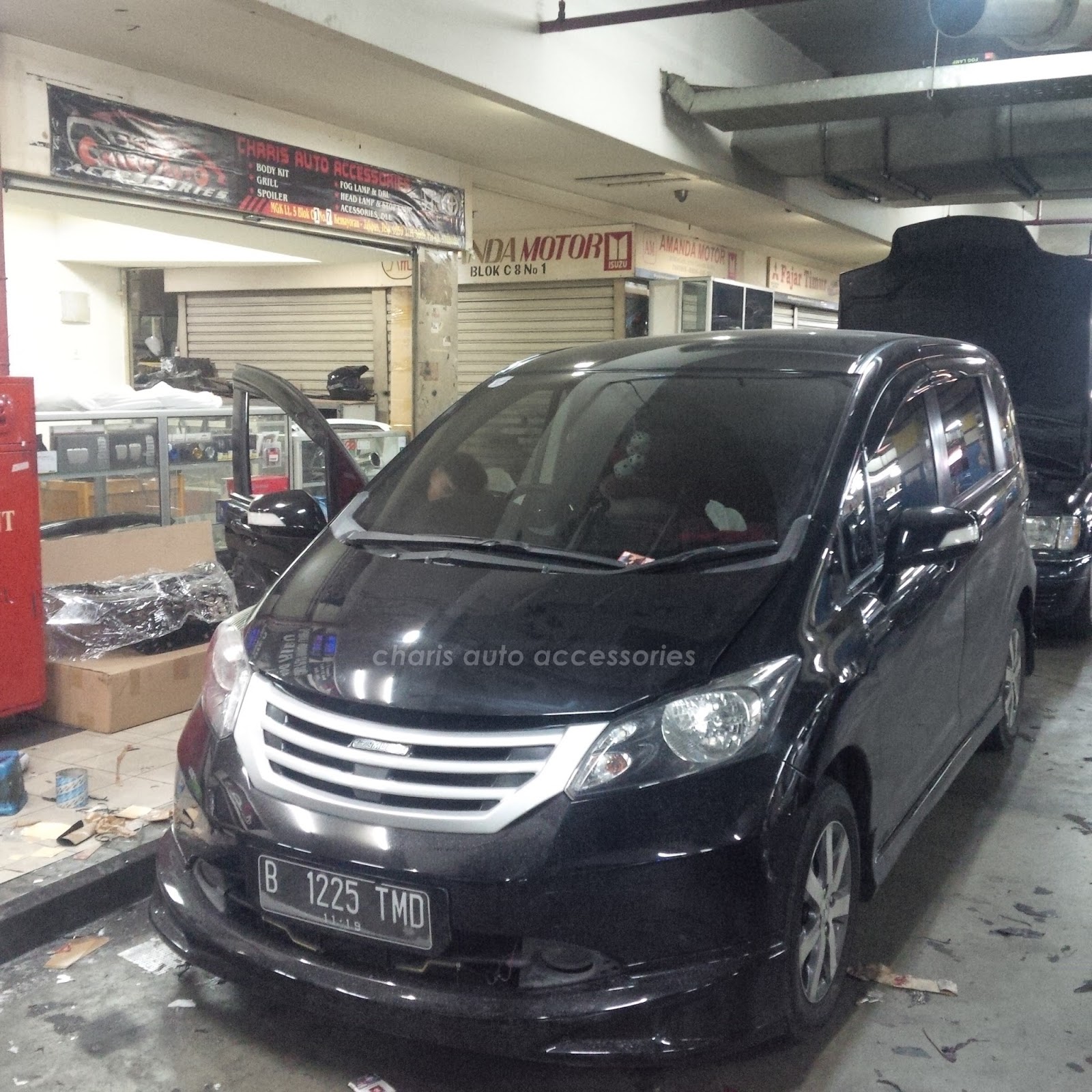 CHARIS AUTO MODIFIKASI, BODY KIT DAN AKSESORIS MOBIL BODY KIT