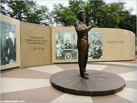 JFK Tribute en General Worth Square, Fort Worth