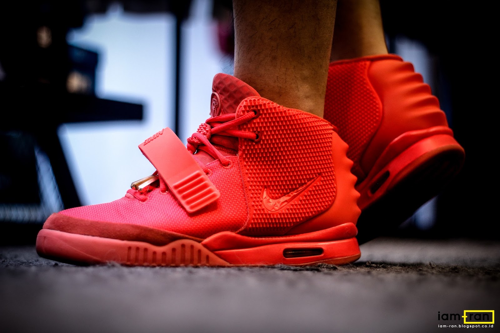 IAM-RAN: ON FEET : Mike - Air Yeezy 2 SP Red October "