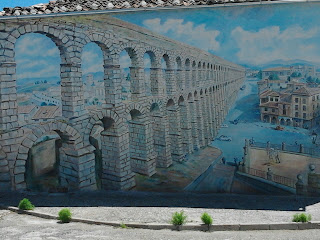 Pintura popular en fachada de Moraleja de Cuellar