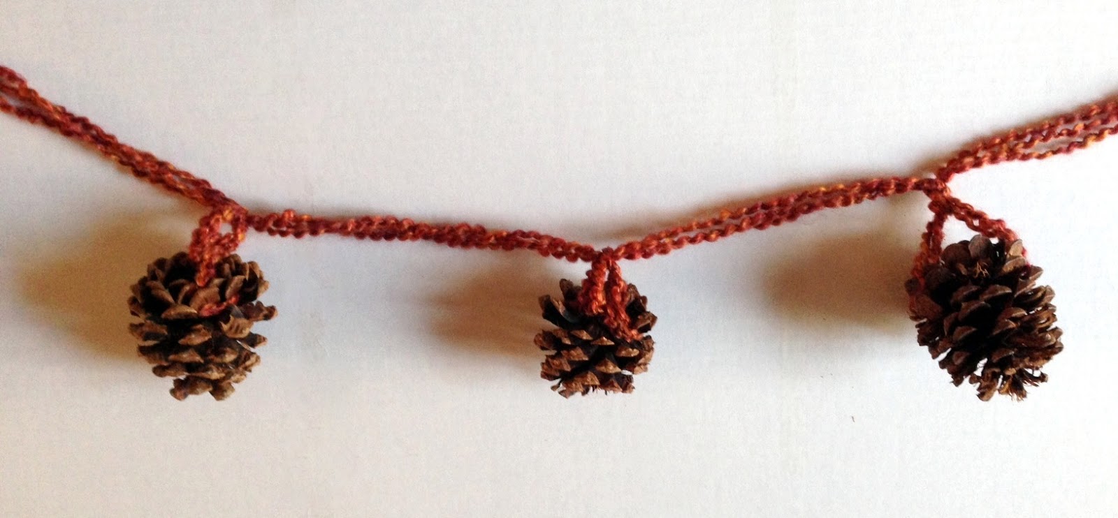 Easy Pine Cone Garland Craft