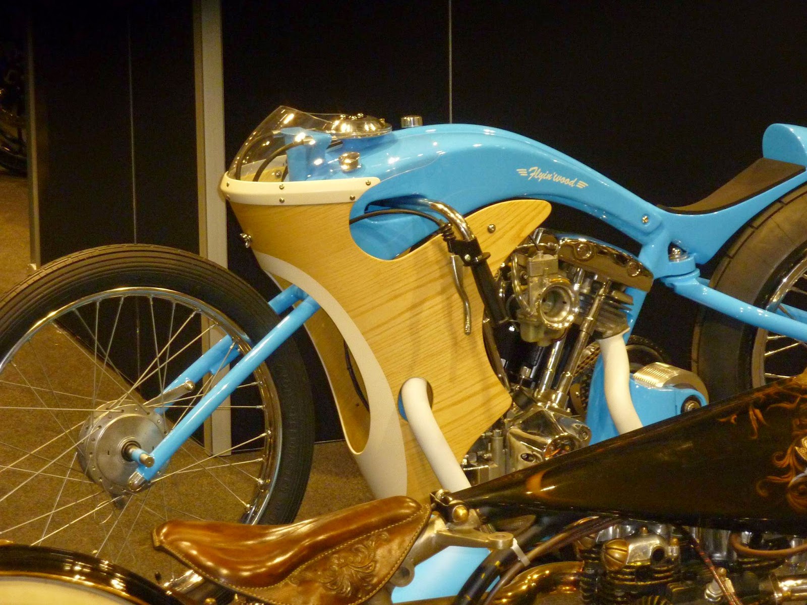 LE CONTAINER: ...ulf