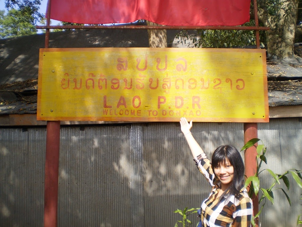 2012. Laos.