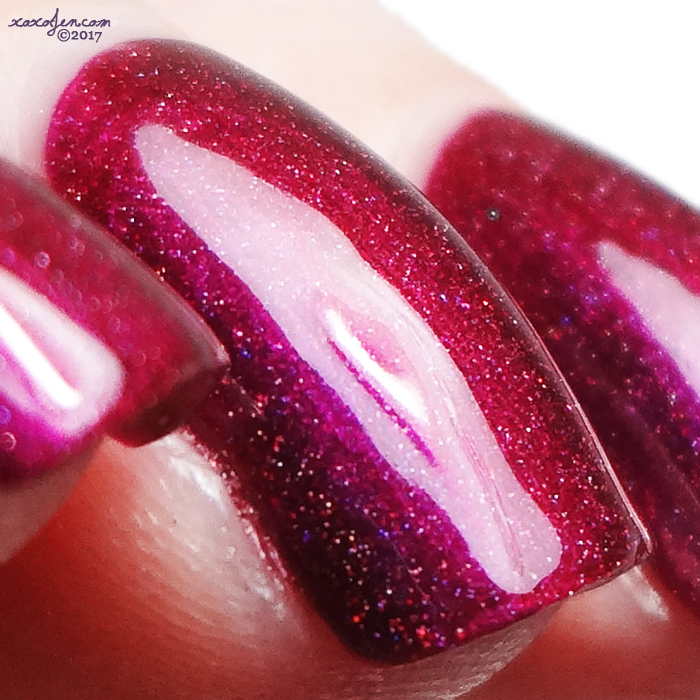 xoxoJen's swatch of Contrary Midway Magic