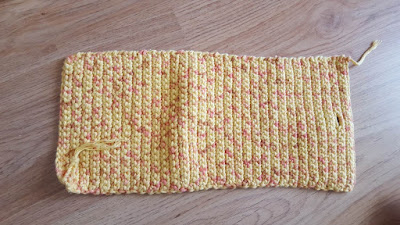 Lined crochet summer purse