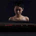 Ảnh nghệ thuật: Thiếu nữ khỏa thân bên cây đàn cổ cầm