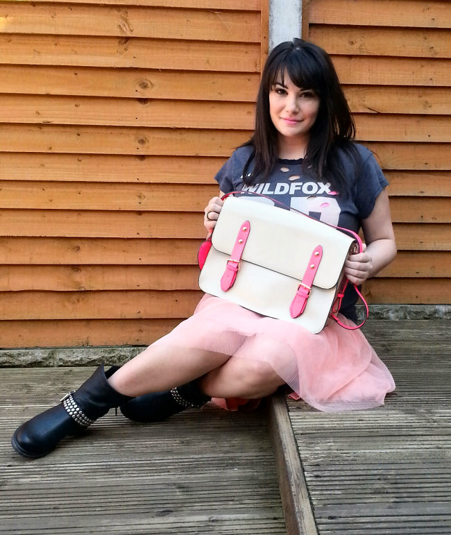 uk style and fashion blog outfit post and Paul's Boutique neon pink Scarlet satchel review. 