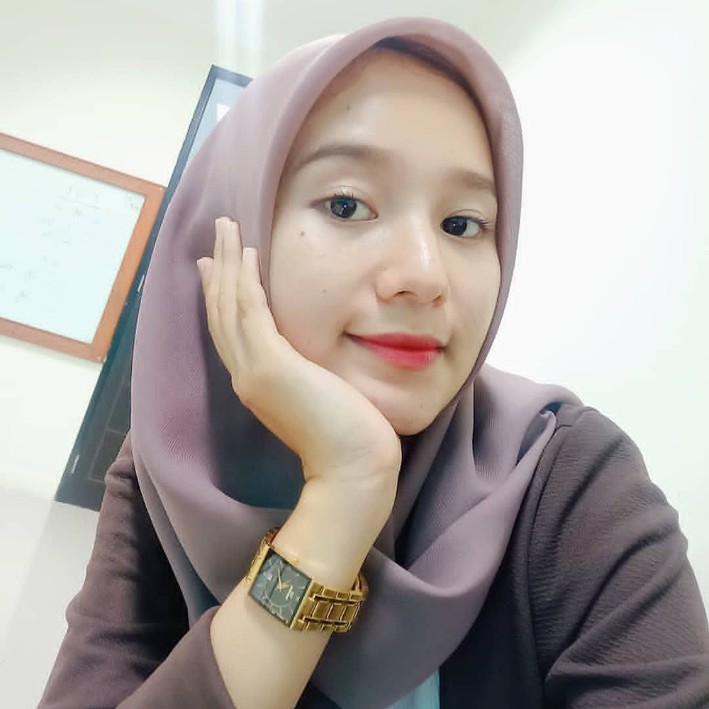 Cewek manis berjilbab bibir merah