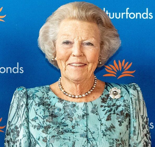 Princess Beatrix also attended the award ceremony. Prince Bernhard Culture Fund Prize to Dutch Mill Association
