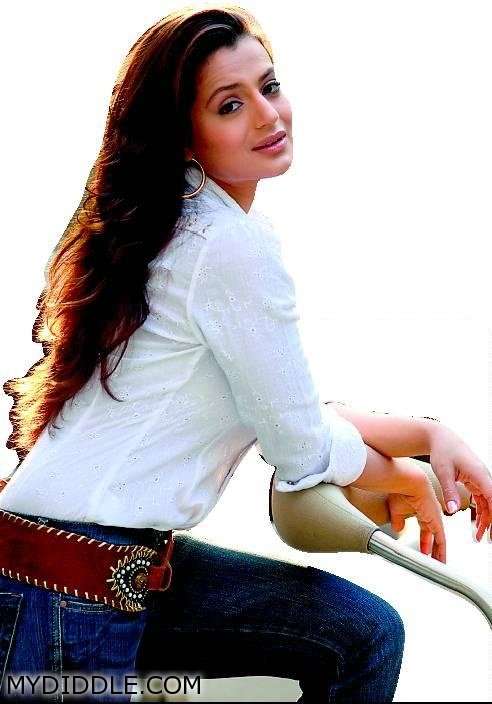 Amisha Patel Hot in White Top1 - Amisha Patel Hot Pics in White Shirt and Tank top