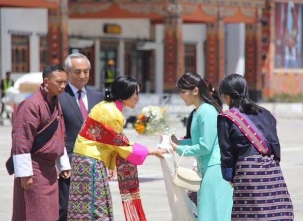 Princess Mako of Akishino is welcomed by King Jigme Khesar Namgyel Wangchuck, Queen Jetsun Pema and Princess Euphelma of Bhutan