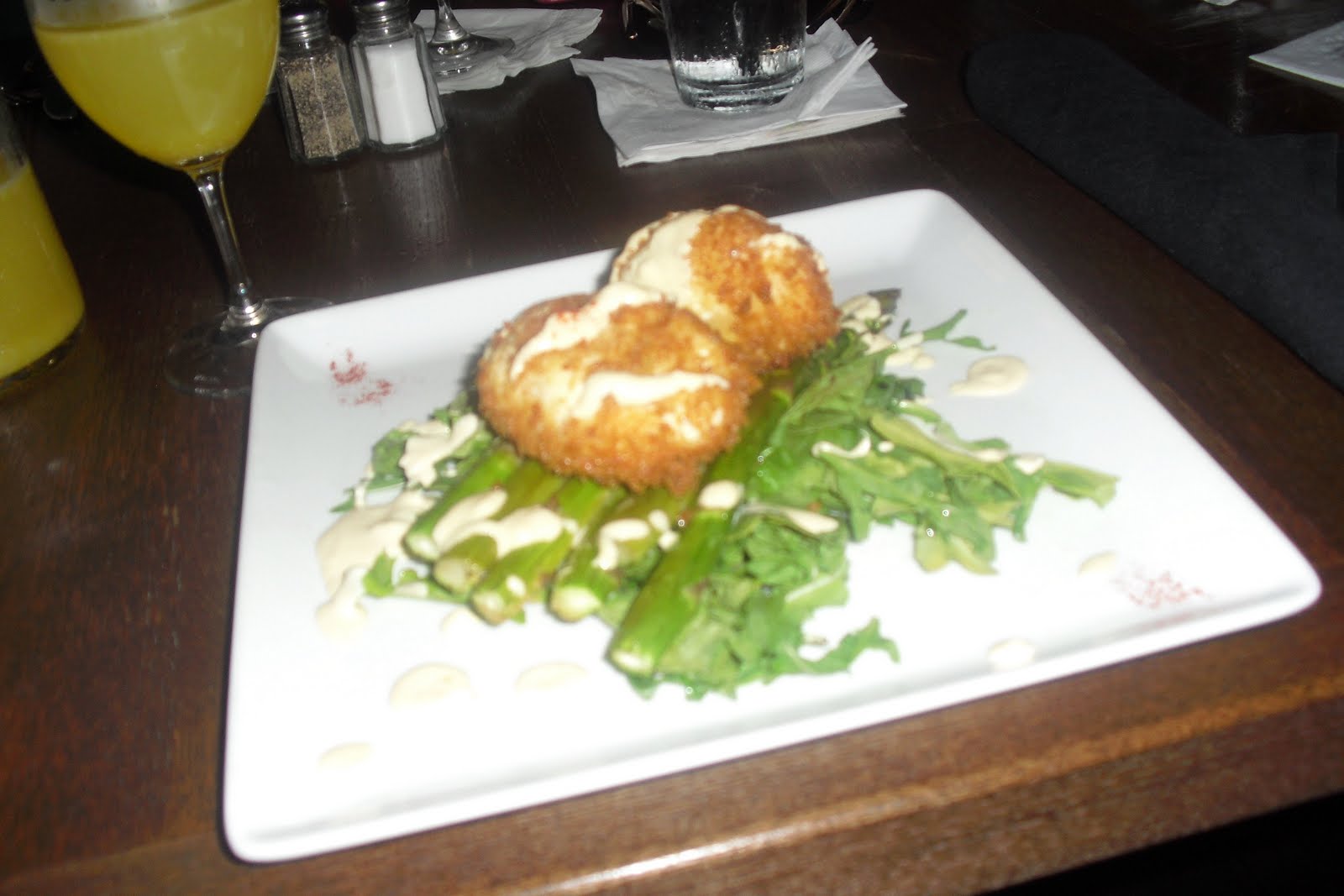 we 3 foodies Max's Wine Dive (Brunch) YES, please!