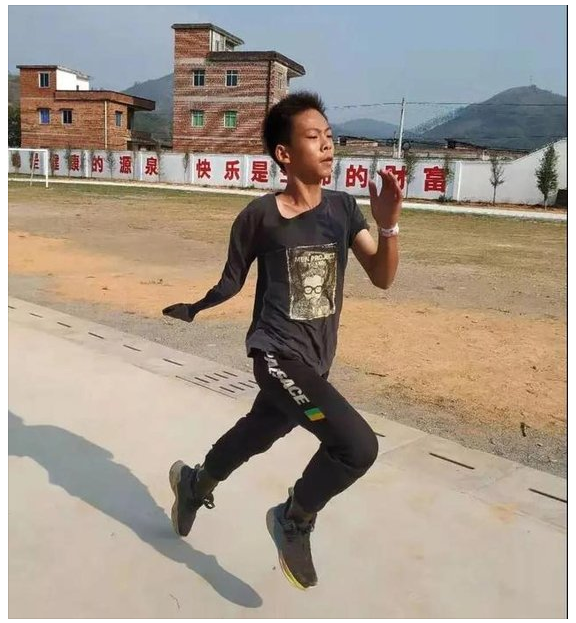 중국에서 난리났었던 14살 농구소년