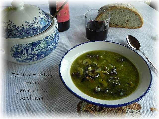 Sopa De Setas Secas Y Sémola De Verduras
