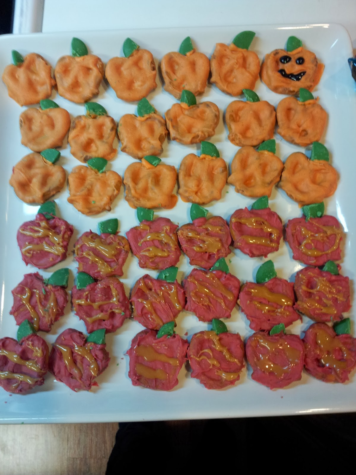 Working Mom Wonders Caramel Apple ChocolateCovered Pretzels