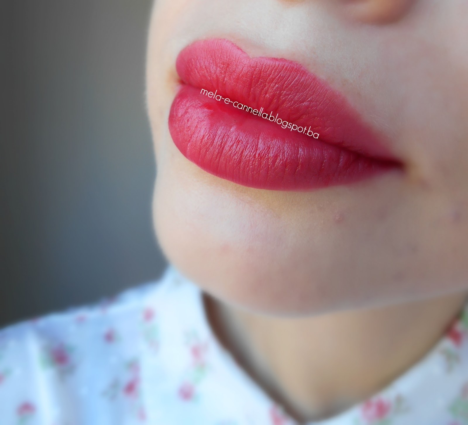 сочные ягодные оттенки помад. идеальная красная матовая помада. помада малинового цвета.