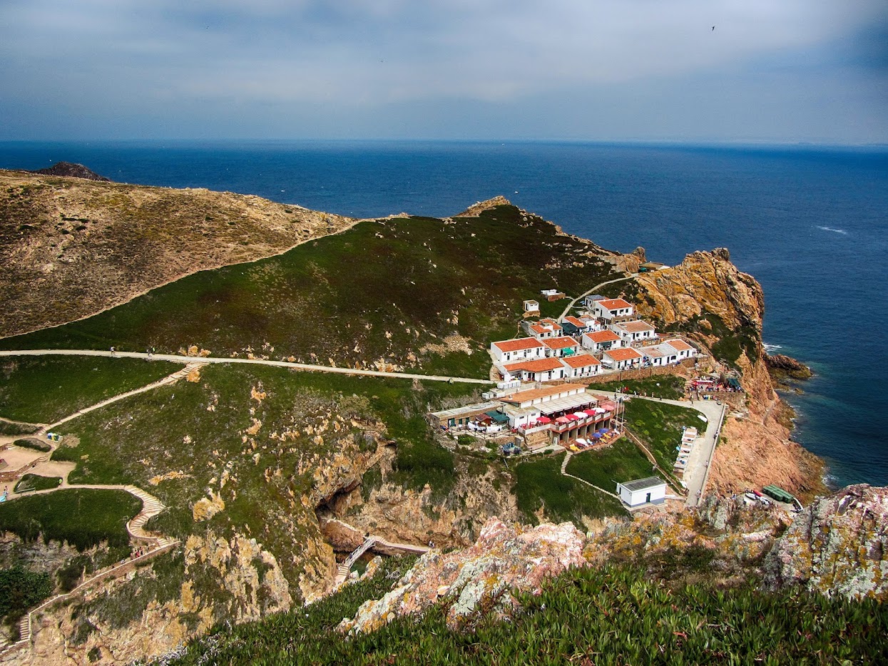 Vista panorâmica sobre o Bairro dos Pescadores na Berlenga