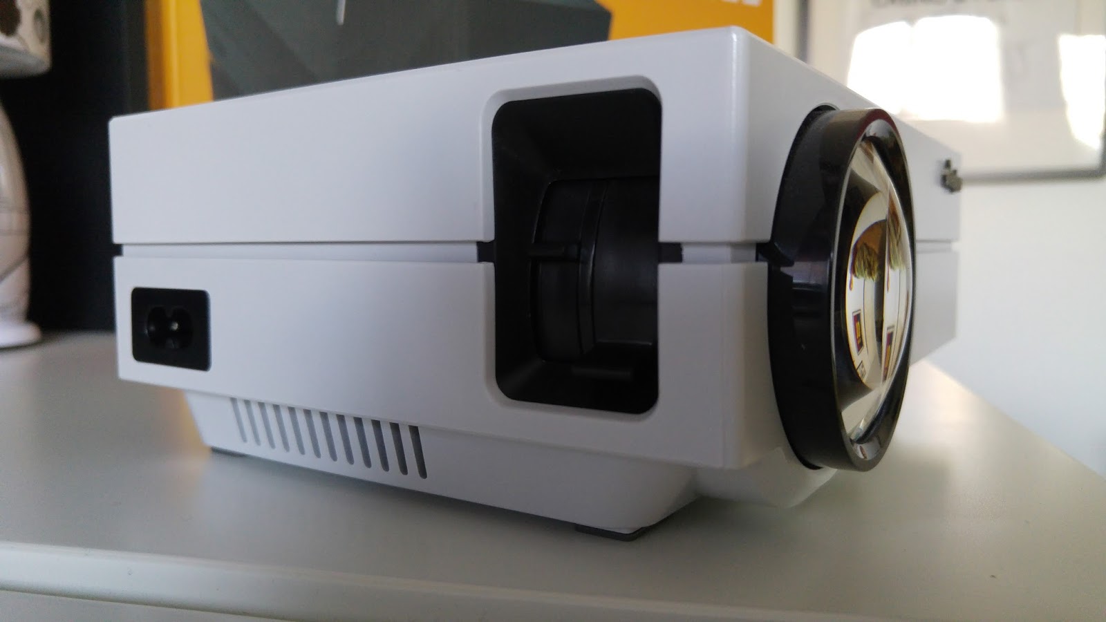 CeeKay Tech Elephas EPR60 Portable Projector