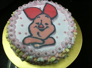 Piglet Birthday Cake
