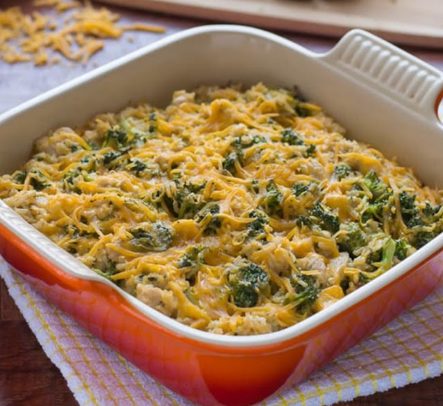 Healthy Cheesy Chicken Broccoli Rice Casserole #maindish #healthy