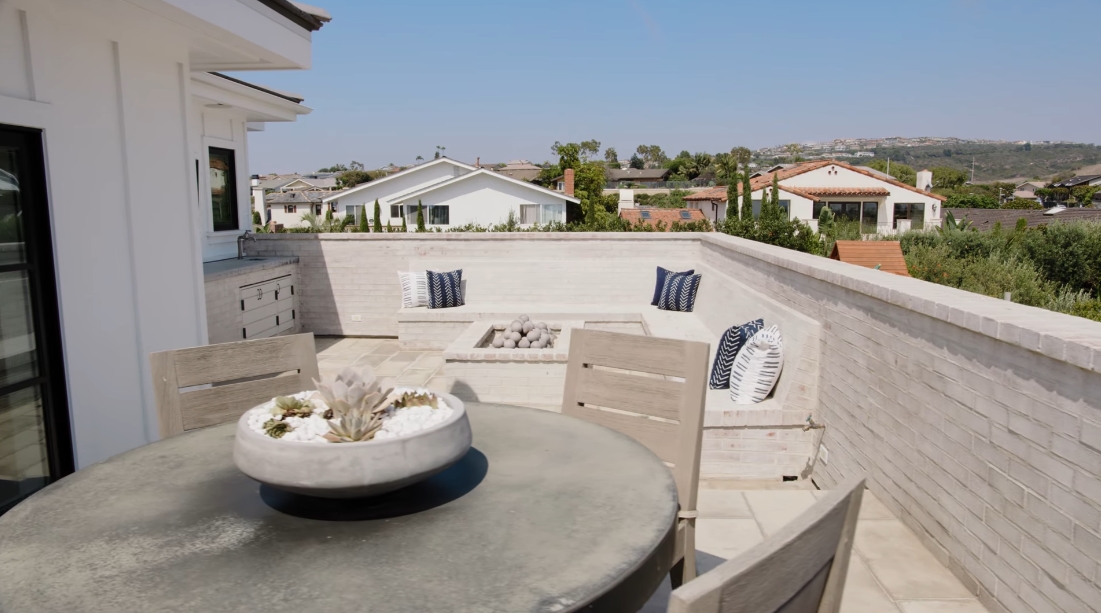 26 Interior Design Photos vs. 3910 Topside Ln, Corona Del Mar, CA Luxury Home Tour