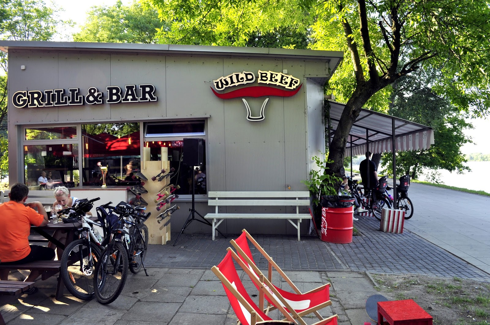 Wild Beef Warszawa White Tablecloth