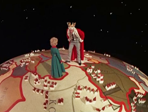 El rey (Joss Ackland) y el Principito (Steven Warner) en la película de Stanley Donen (1974) - Cine de Escritor El rey (Joss Ackland) y el Principito (Steven Warner) en la película de Stanley Donen (1974) - Cine de Escritor