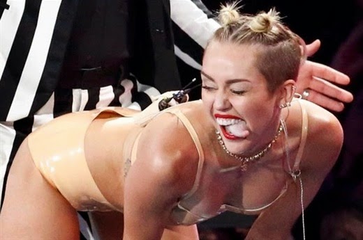 Latest Hot News Online Miley Cyrus Backstage Sex Tape -9699