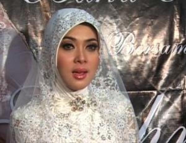 baju nikahan syari syahrini