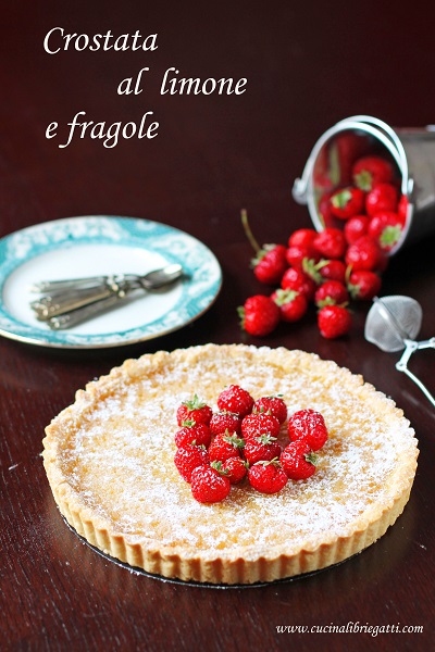 crostata al limone e fragole