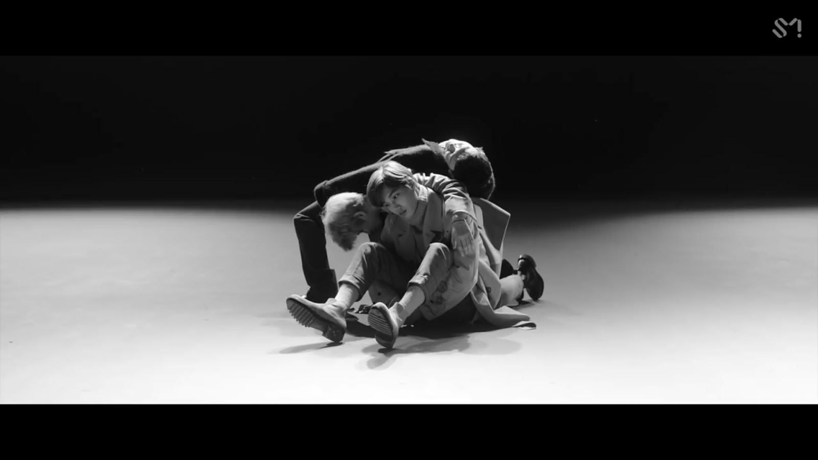 EXO Universe MV Review - Emilia's Random Thoughts