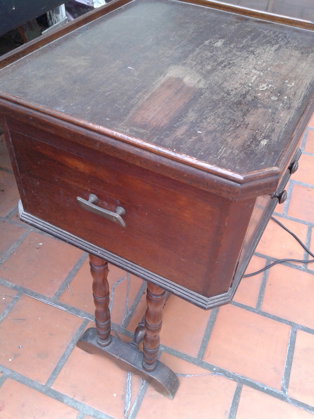 Restauraciones por Patricia Aparicio Bravo Costurero antiguo de madera