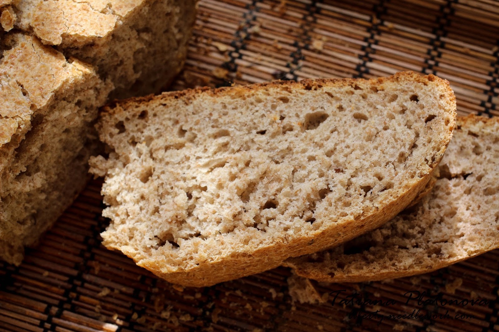 Черный хлеб польза и вред. Бездрожжевой хлеб. Полезный хлеб на закваске. Домашний хлеб на закваске. Бездрожжевой хлеб на закваске.
