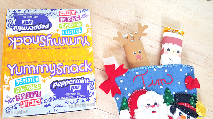 The perfect stocking stuffer - simple and cute! Free Christmas Candy Printable + a YummySnack Bar Giveaway!