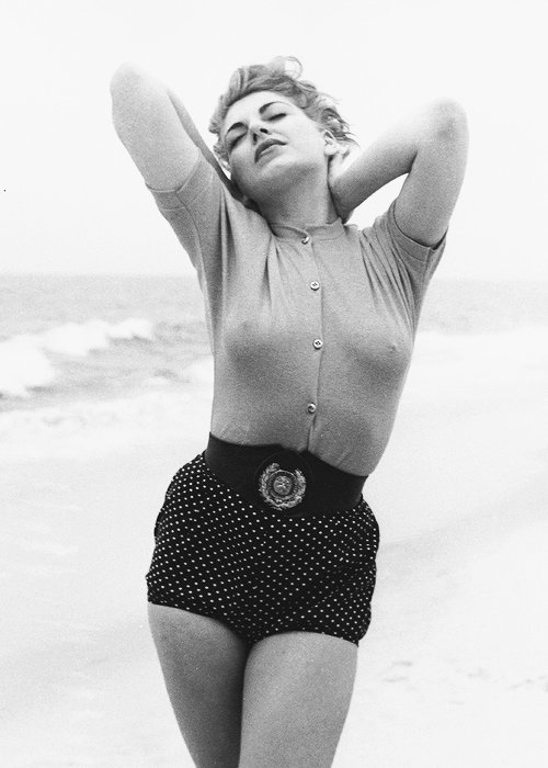shapely Barbara Nichols in swimwear outdoors 8b20-3357 – ABCDVDVIDEO