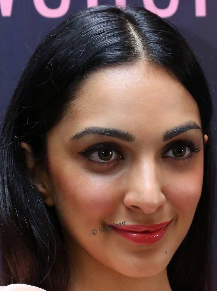 Glamorous Indian Girl Kiara Advani Beautiful Earrings Jewelry Face