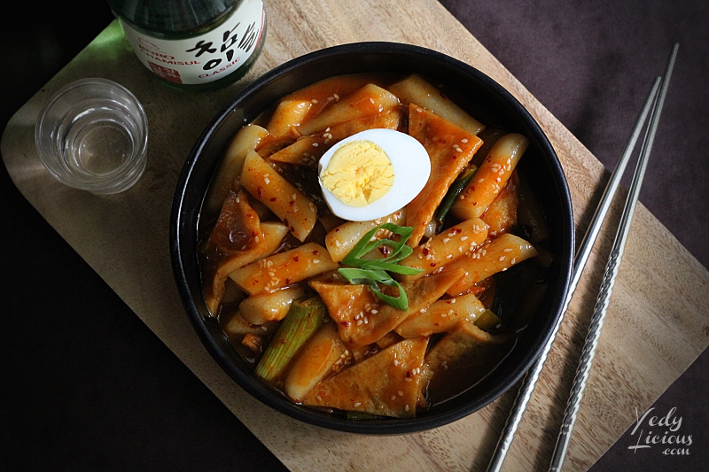 Tteokbokki (Dukbokki) - 떡볶이