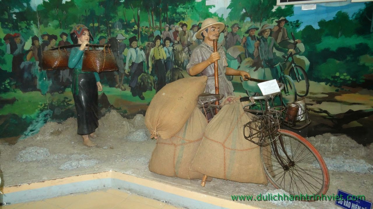 Tham quan Bảo tàng chiến thắng Điện Biên Phủ