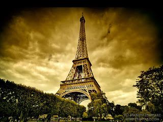 Paris: Paris Eiffel Tower Wallpaper