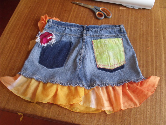 Sally Sews Something: Funky Skirt from Old Jeans with Pics!