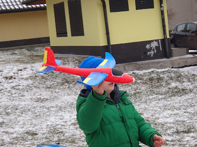 modele latające dla dzieci, szybowiec do składania i malowania, test szybowca