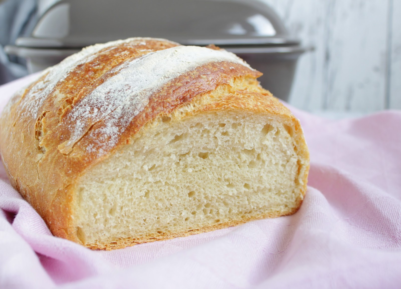 Rezepte mit Herz: Dutch Oven Bread ♡ Weissbrot ♡ knusprig, hell und soft