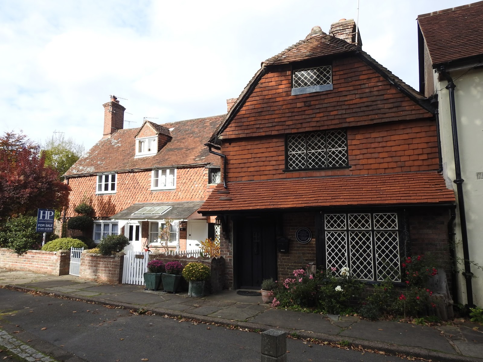 Crawley Old Town THIRTEEN PICTURES Harrow Cottage/Old Plough Cottage