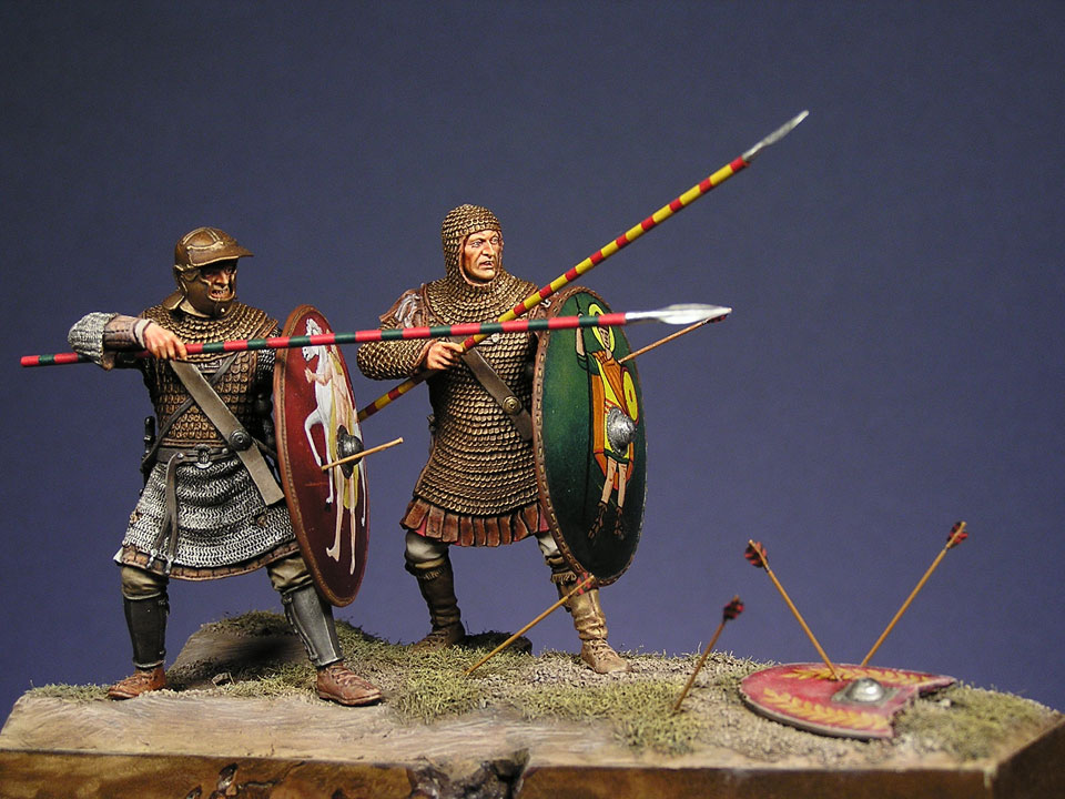 Воин тяжелой пехоты в древнем риме. Византийская армия 10 век. Римские легионеры 28 мм. Римские легионеры миниатюры. Римские солдаты Римская Империя.