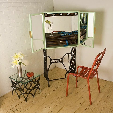 CALMA AI QUE TÔ PENSANDO: USANDO PÉ DE MÁQUINA DE COSTURA NA DECORAÇÃO