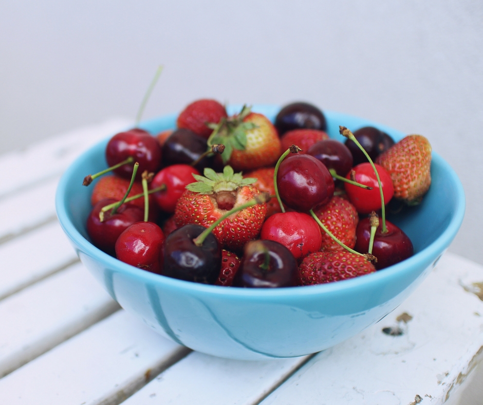 Τα φρούτα και λαχανικά του Μαΐου και μαζί ένας εύχρηστος δωρεάν εκτυπώσιμος οδηγός για να τον κολλήσεις στο ψυγείο σου - Edit Your Life Magazine